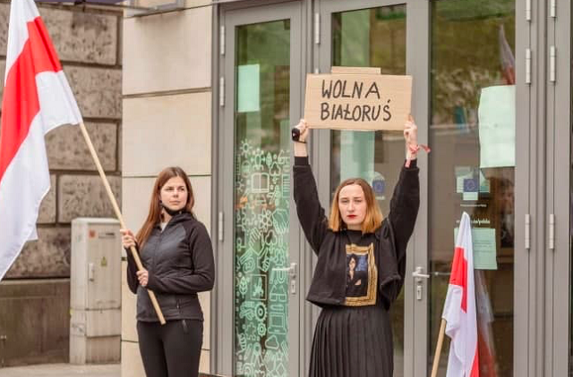 В Варшаве активистки начали голодовку с требованием ввести экономические санкции против белорусского режима