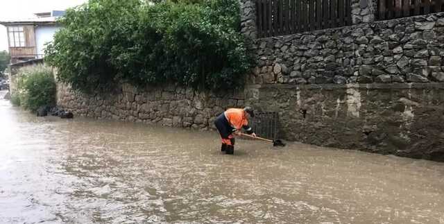 Крым уходит под воду: на полуостров обрушился новый потоп, жителей предупреждают об оползнях