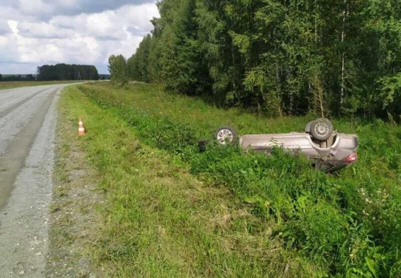 В Новосибирске погиб водитель перевернувшегося автомобиля